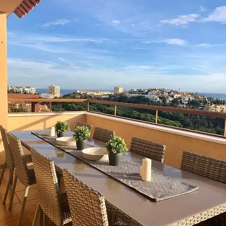Luxurious Duplex Penthouse With Golf And Sea Views アパート